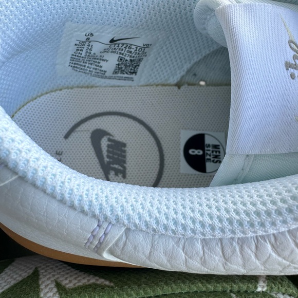 Men’s Nike Court Shoes - Picture 7 of 10